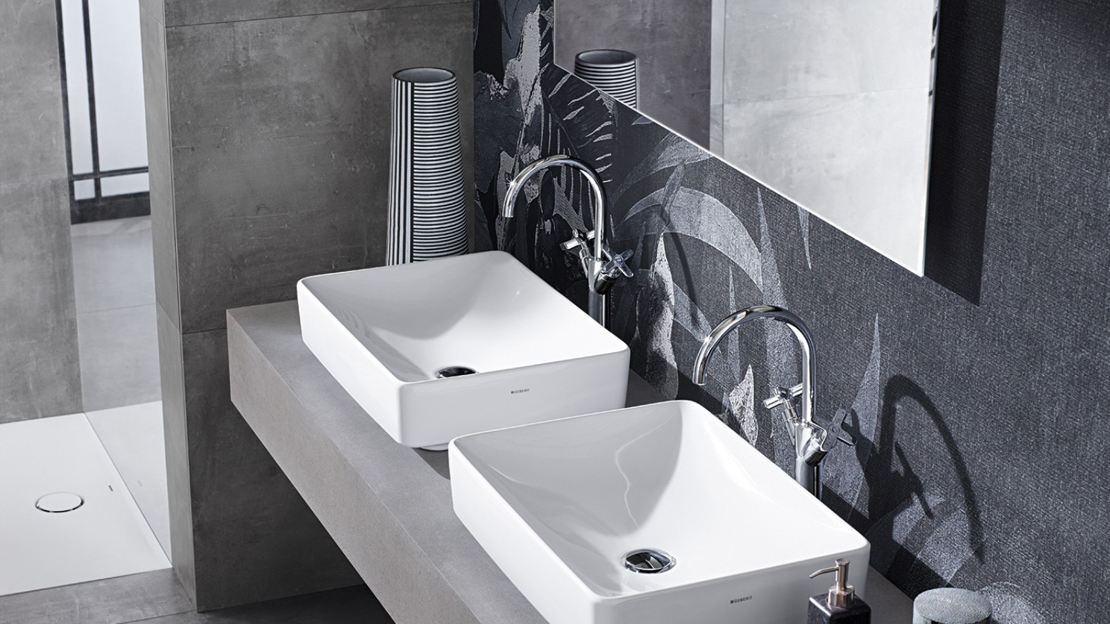 Накладной умывальник Geberit Variform