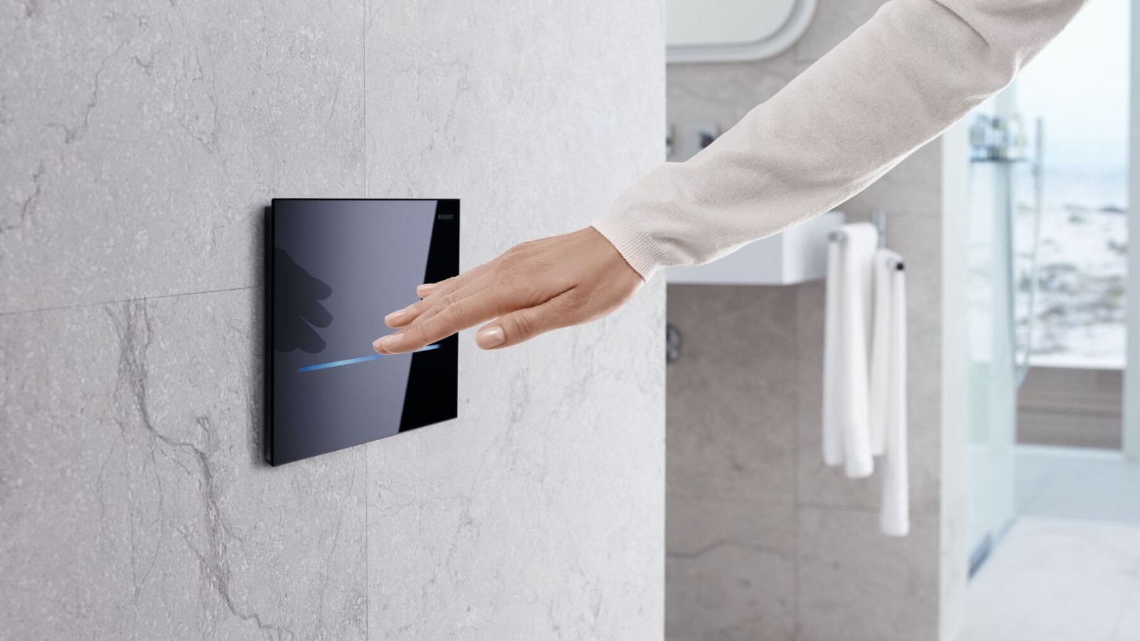 Touchless or automatic toilet flushing with the Geberit Sigma80 actuator plate in a square design Touchless or automatic toilet flushing with the Geberit Sigma80 actuator plate in a square design