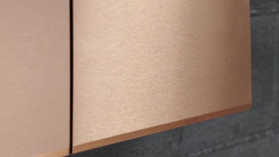 Клавиша Sigma70 в цвете красное золото (© Geberit)