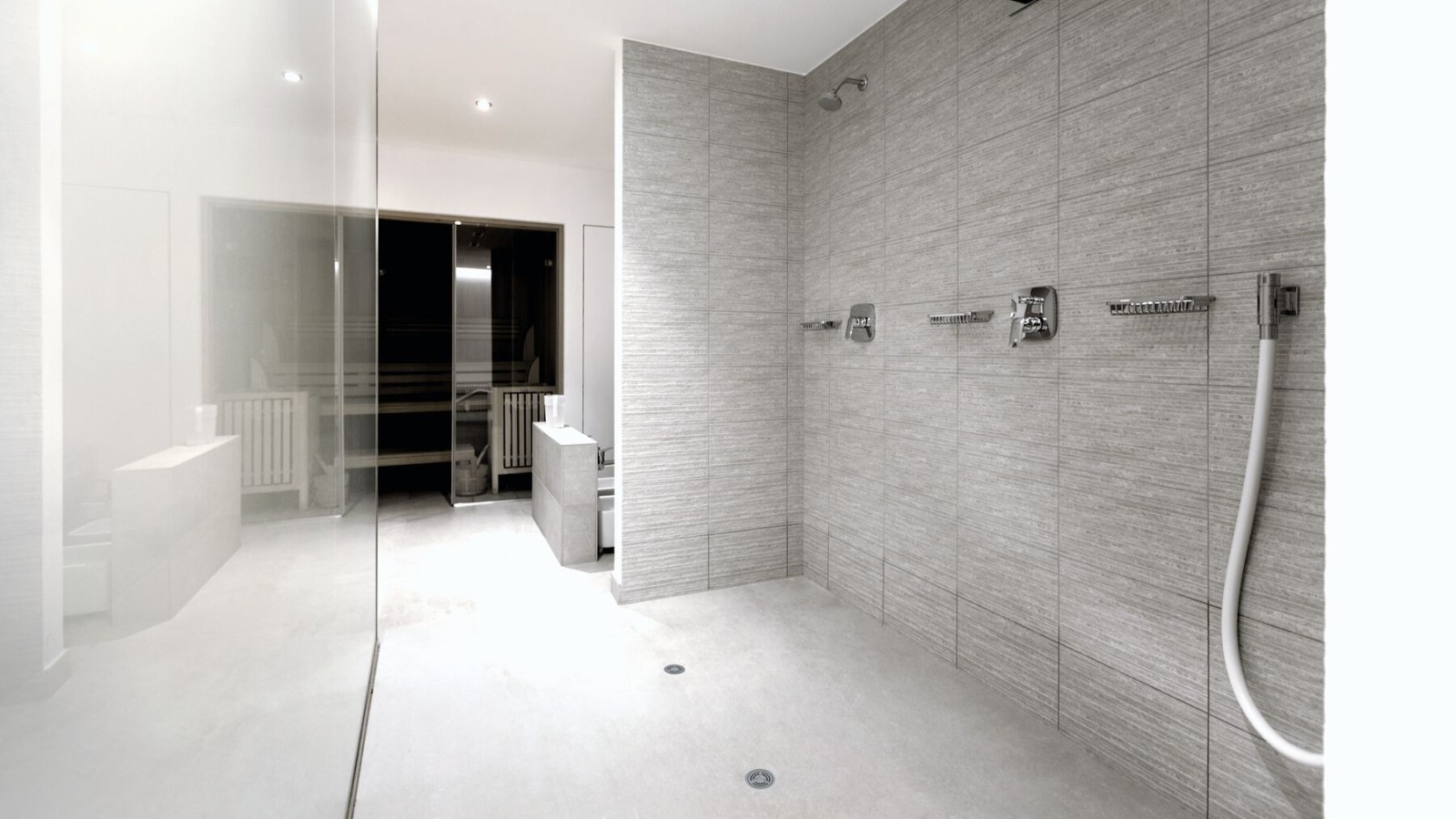 Душевая зона ограниченного общего пользования с трапом для душа Geberit из поливинилхлорида (ПВХ)