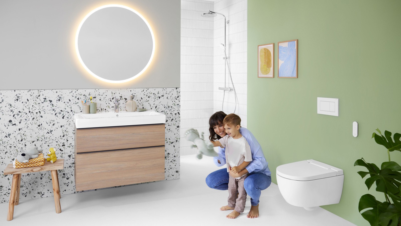 Унитаз-биде Geberit AquaClean Alba в ванной комнате Унитаз-биде Geberit AquaClean Alba в ванной комнате