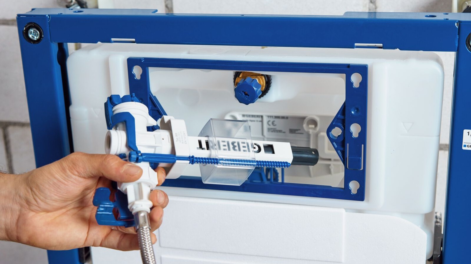 Geberit DuoFix и Geberit ТИП 383 наливной клапан в ревизионном окне