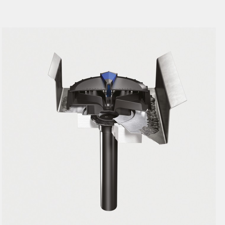 Монтаж сифонной водосточной системы Geberit Pluvia на крыше со стальным желобом