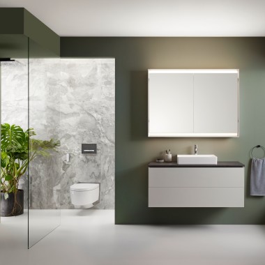 Унитаз-биде Geberit AquaClean Mera Comfort в ванной комнате Geberit ONE