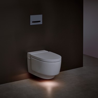 Унитаз-биде Geberit AquaClean Mera с включенной подсветкой