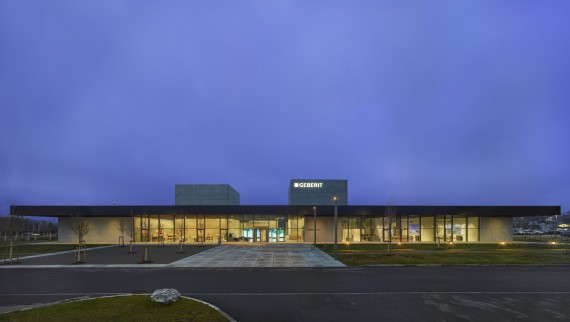 Кампус Geberit в Пфулендорфе(© Roland Halbe) Кампус Geberit в Пфулендорфе(© Roland Halbe)