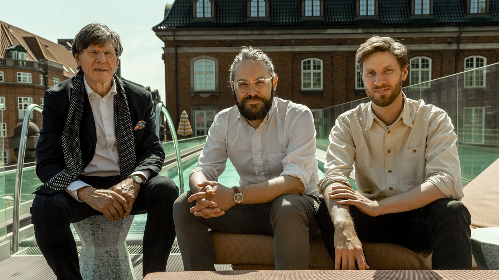 Датские архитекторы из Bjerg Arkitektur привыкли к маленьким ванным комнатам (© Wilfred Gachau)