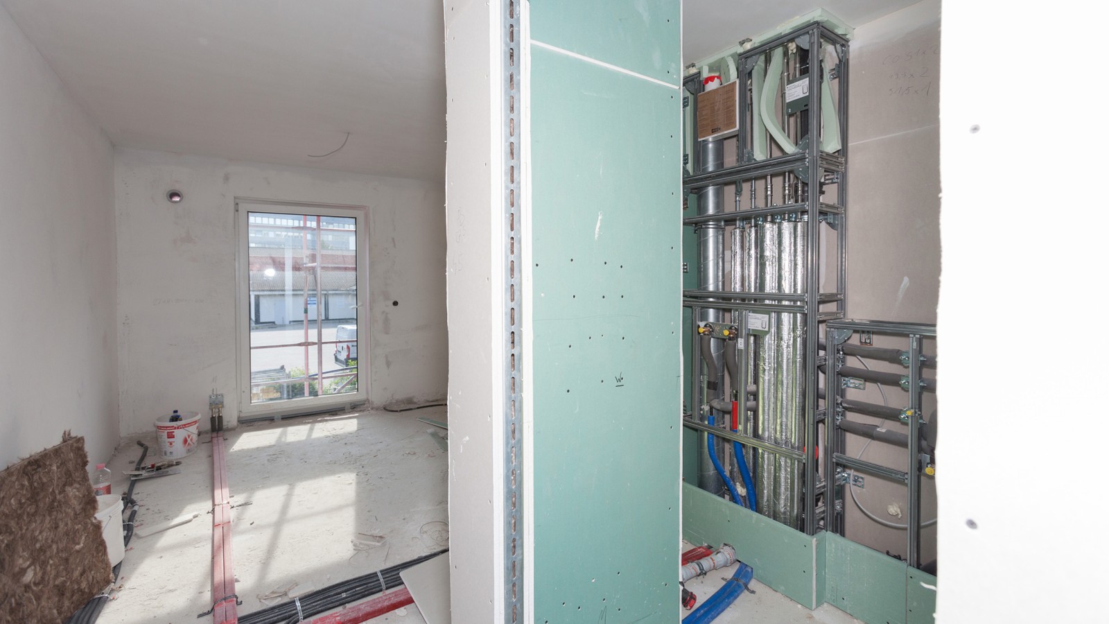 Собранные на производстве монтажные элементы Geberit GIS сократили сроки строительства на три месяца (© Geberit)