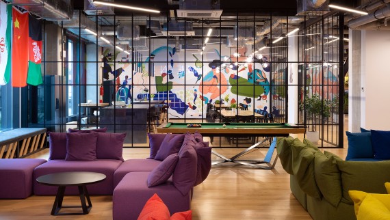 Яркие простастранства в общежитиии LivinnX созадют комфортную атмосферу для учебы и отдыха (© Jaroslaw Kakal/Geberit) Яркие простастранства в общежитиии LivinnX созадют комфортную атмосферу для учебы и отдыха (© Jaroslaw Kakal/Geberit)