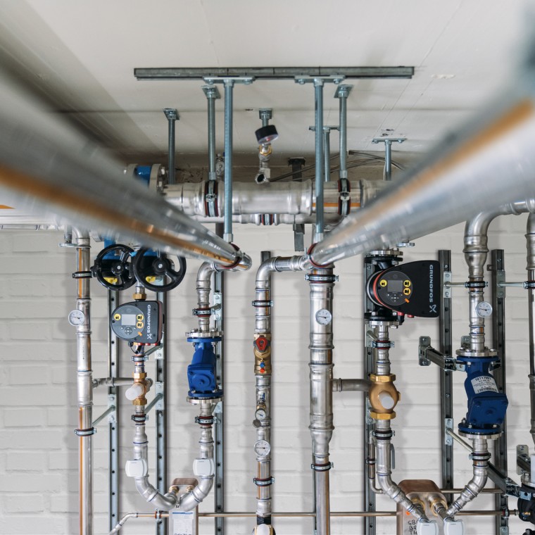 Geberit Mapress Therm обеспечивает надежную защиту от внешней коррозии в закрытых контурах охлаждения и холодильных контурах, в которых образуется конденсат