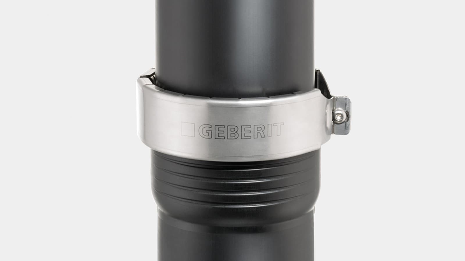 Штекерное соединение Silent-Pro с фиксирующим хомутом Geberit может выдерживать внутреннее давление до 2 бар Штекерное соединение Silent-Pro с фиксирующим хомутом Geberit может выдерживать внутреннее давление до 2 бар